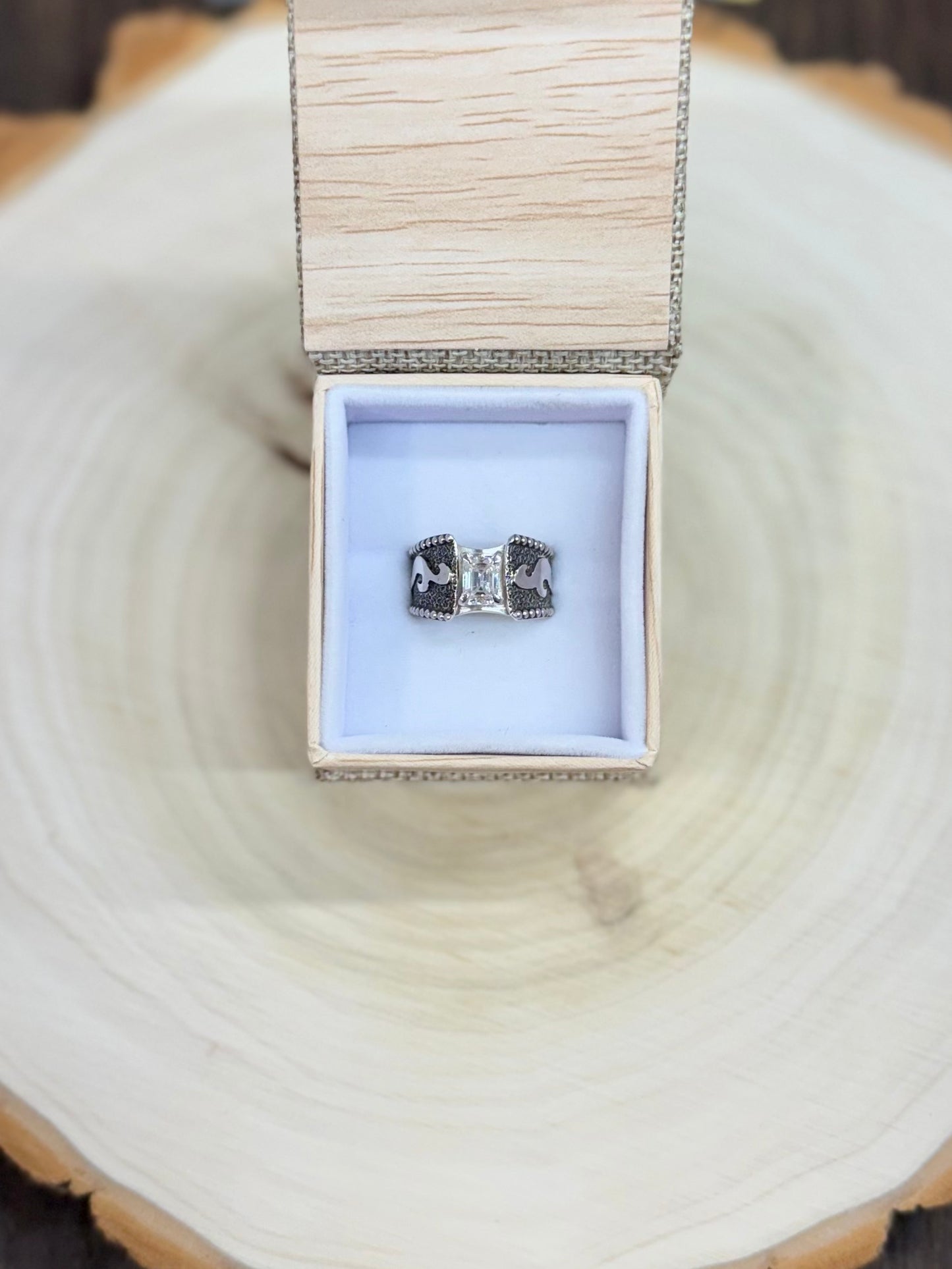 Western Moissanite Tooled Engagment Ring Size 8.5