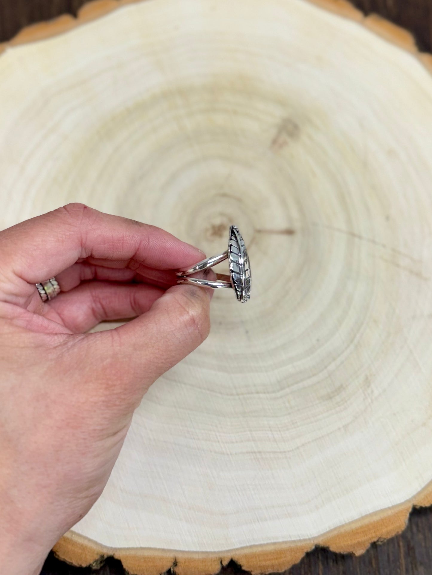White Buffalo Leaf Sterling Silver Ring - Size 8.5