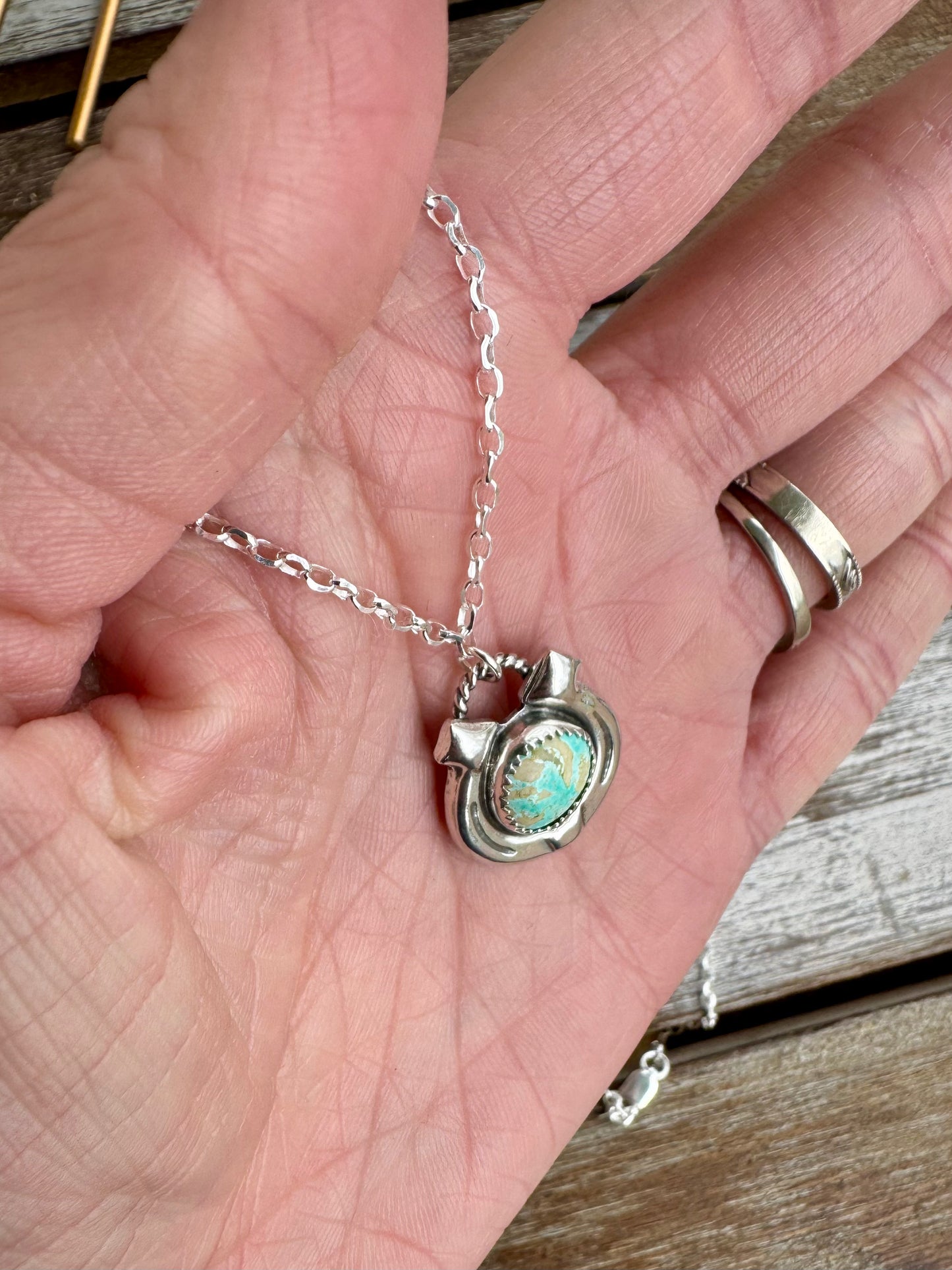 Kins Manassa Turquoise Horseshoe Necklace 16"