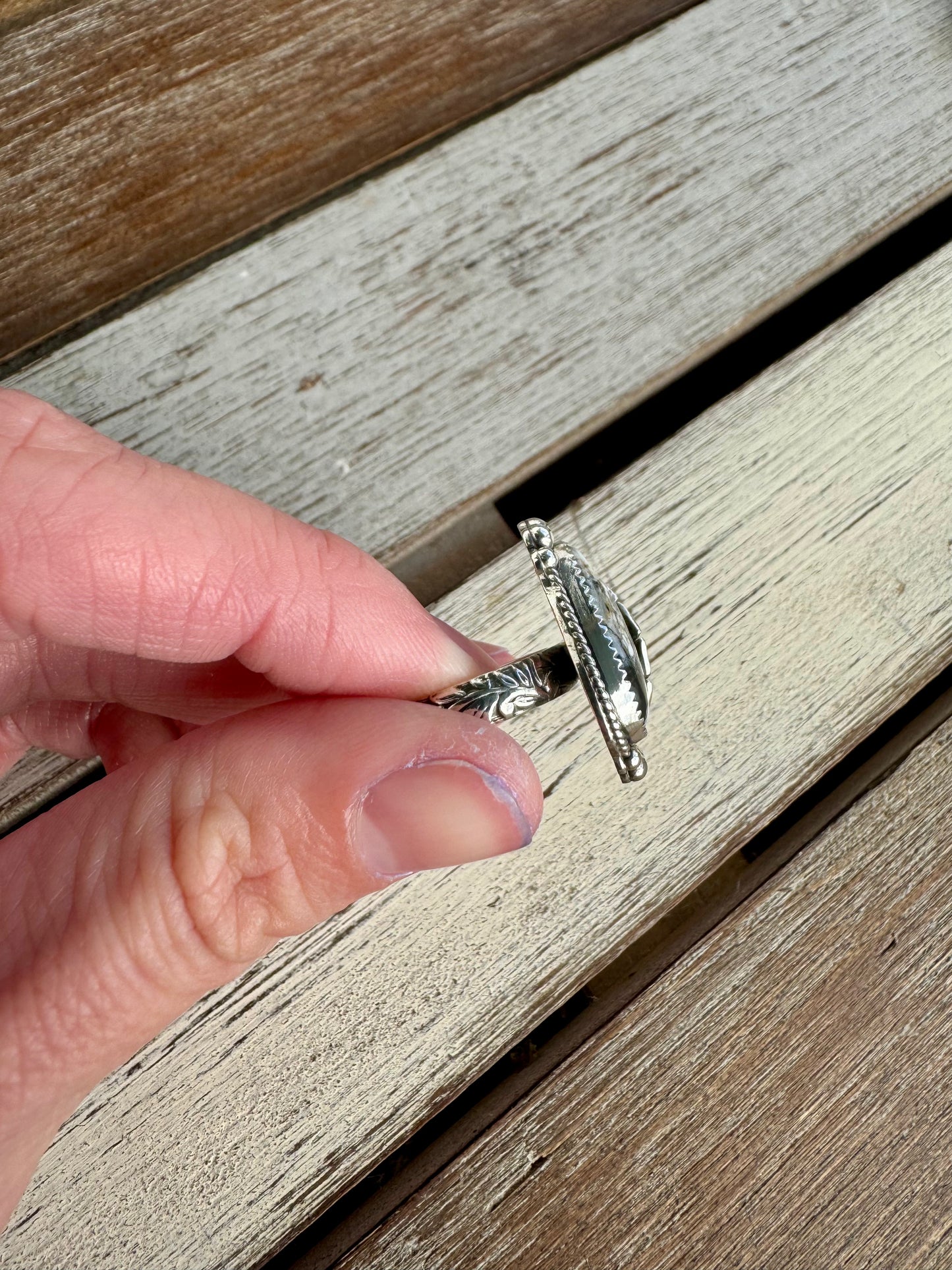 White Buffalo Leaf Ring Size 5.5